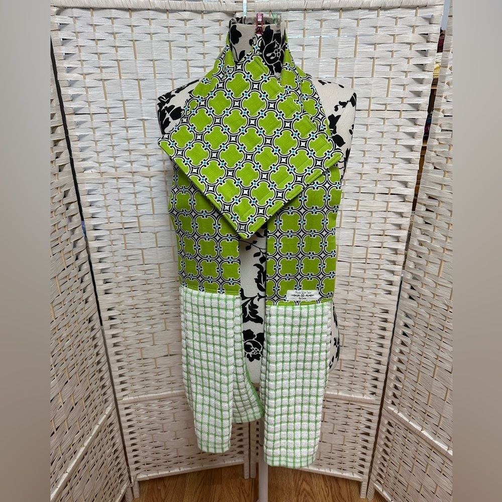 St. Patrick's, Handmade kitchen boa and potholder, "Made with Love by MeMom"